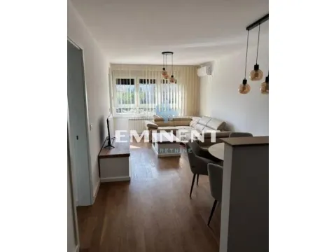 Izdavanje, dvosoban stan, 45m², Zemun Gornji Grad, Zemun Sve Podlokacije - image 2