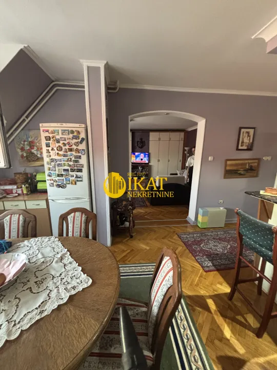 Prodaja, trosoban stan, 112m², Zemun Sve Podlokacije, Beograd