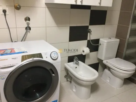 Izdavanje, trosoban stan, 85m², Stari Grad, Beograd - image 23