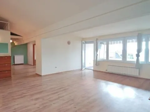 Sale, four bedroom apartment, 112m², Lekino Brdo, Voždovac Sve Podlokacije - image 1