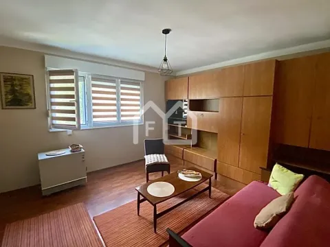 Izdavanje, trosoban stan, 60m², Cvetkova Pijaca, Zvezdara Sve Podlokacije - image 3
