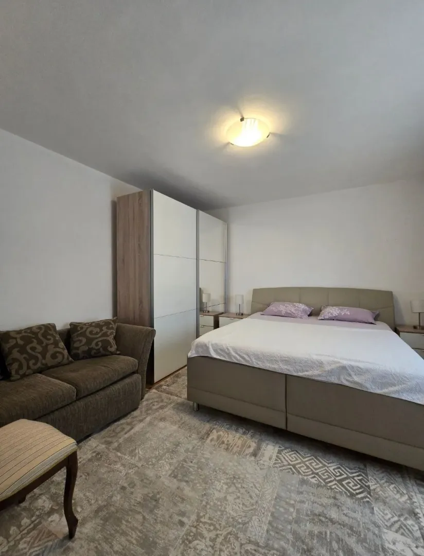 Izdavanje, jednosoban stan, 65m², Tološi, Podgorica