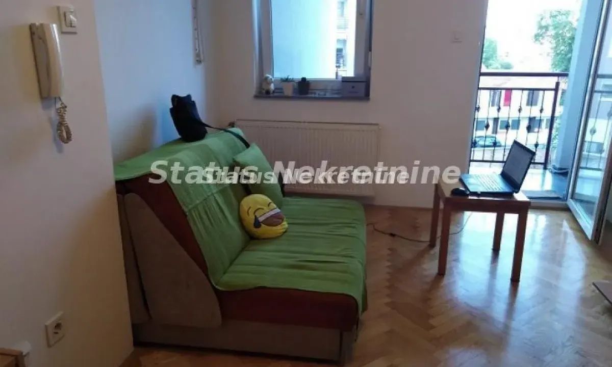 Izdavanje, garsonjera, 25m², Socijalno, Novi Sad Sve Podlokacije