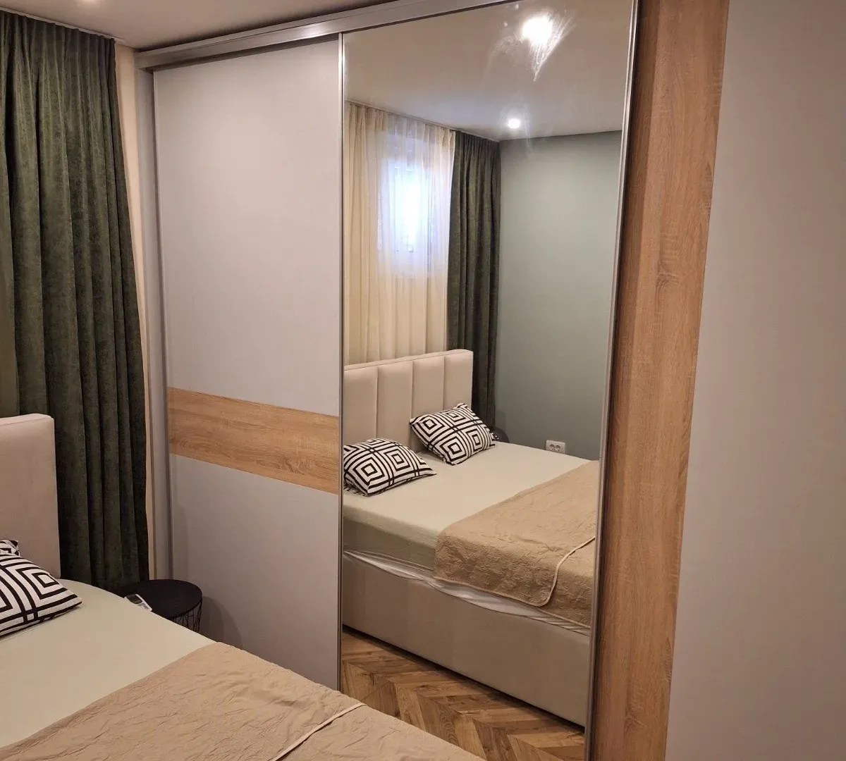 Izdavanje, jednosoban stan, 45m², Pod Kuk, Tivat