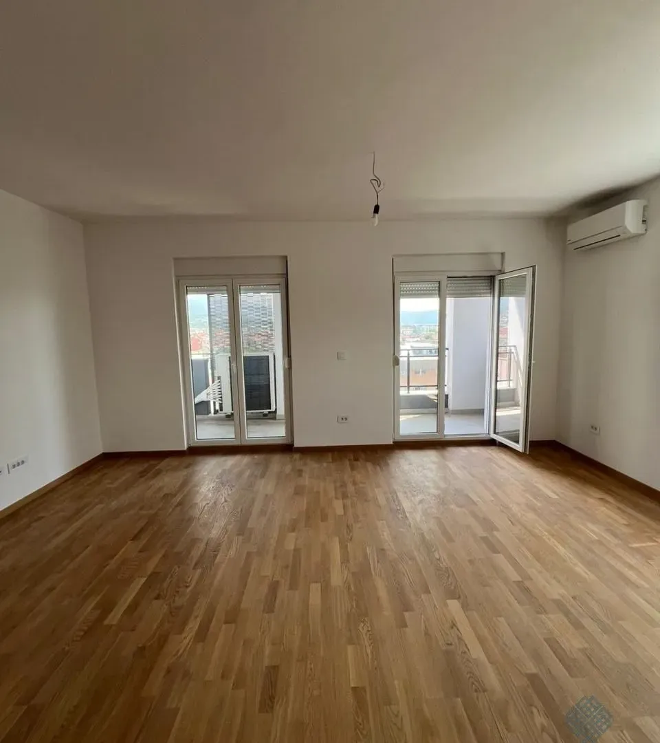 Prodaja, trosoban stan, 104m², Stari Aerodrom, Podgorica