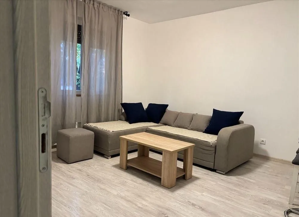 Rent, house, 65m², Banovo Brdo, Beograd