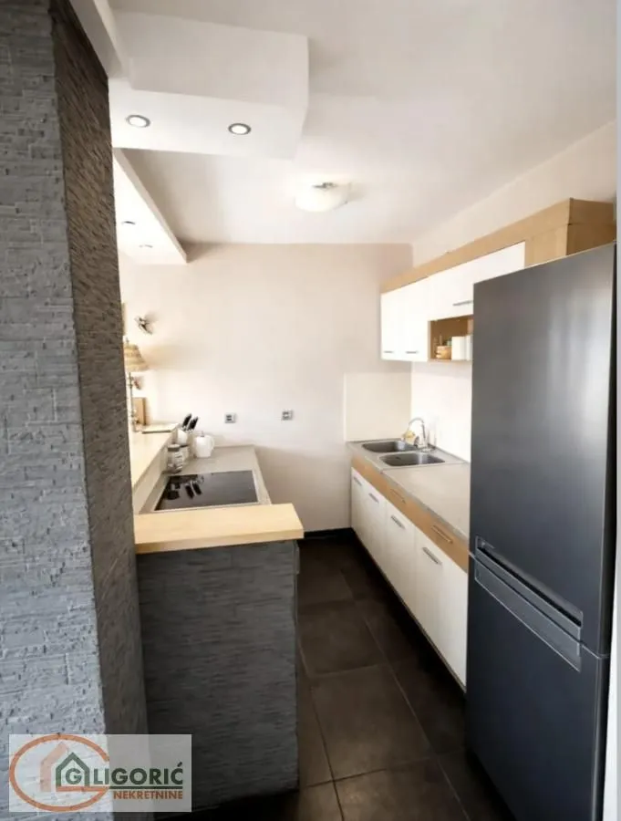 Prodaja, trosoban stan, 79m², Pančevo, Srbija