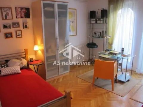 Izdavanje, trosoban stan, 90m², Savski Venac, Beograd - image 8