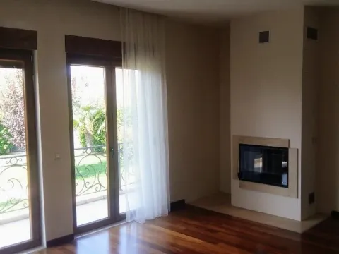 Rent, house, 262m², Zabjelo, Podgorica - image 8