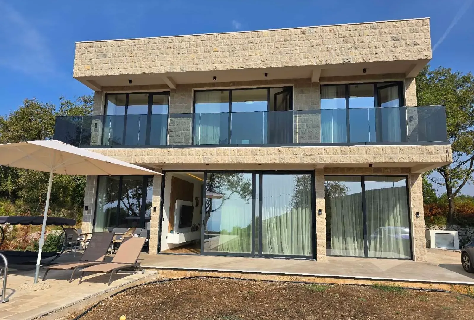 Rent, house, 250m², Višnjevo, Kotor