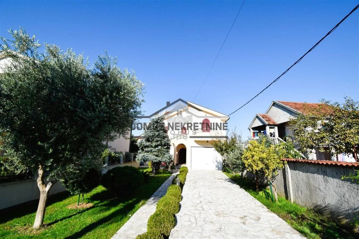 Rent, house, 200m², Donja Gorica, Podgorica