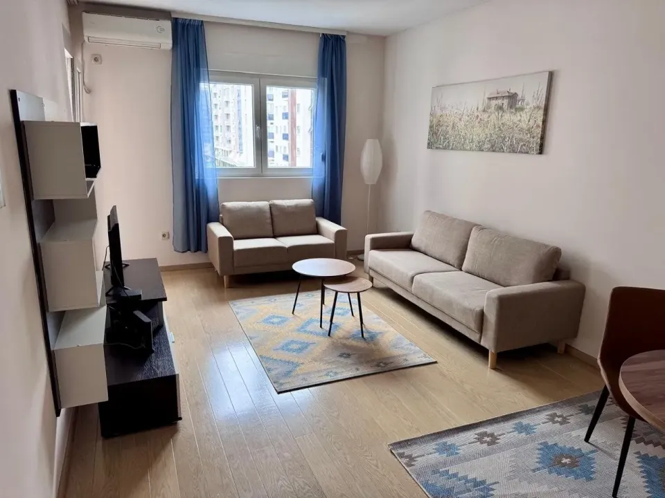Izdavanje, jednosoban stan, 46m², City Kvart, Podgorica