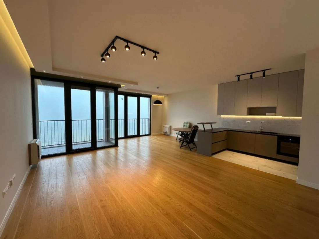Prodaja, trosoban stan, 130m², Preko Morače, Podgorica
