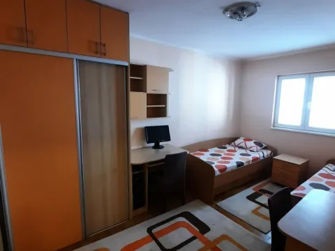 Rent, two bedroom apartment, 70m², Budva, Crna Gora - image 9