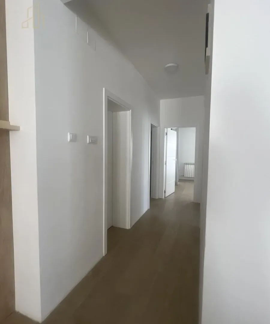 Prodaja, četvorosoban stan, 145m², Savski Venac, Beograd