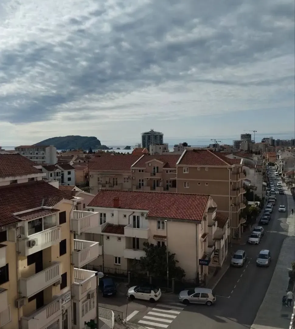 Rent, one bedroom apartment, 44m², Centar, Budva