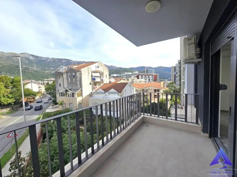 Prodaja, jednosoban stan, 53m², Centar, Budva