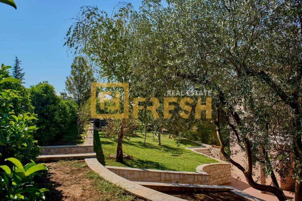 Sale, house, 300m², Zagorič, Podgorica
