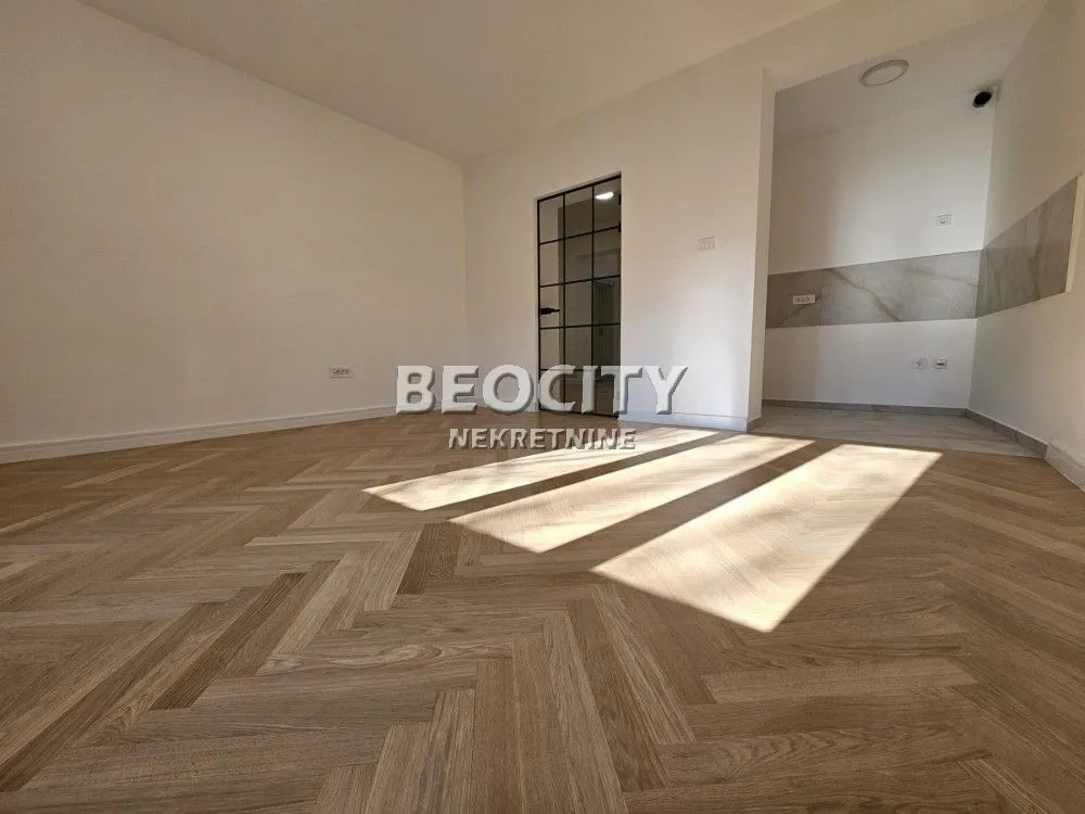 Prodaja, trosoban stan, 85m², Centar, Novi Sad