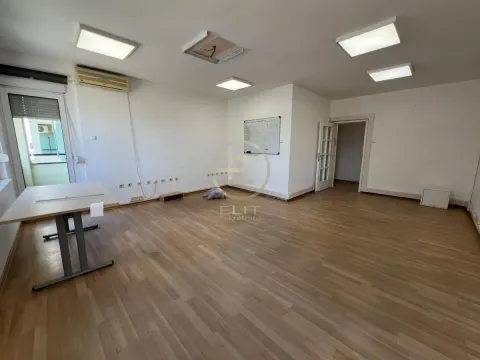 Izdavanje, poslovni prostor, 220m², Liman 1, Novi Sad Sve Podlokacije - image 6