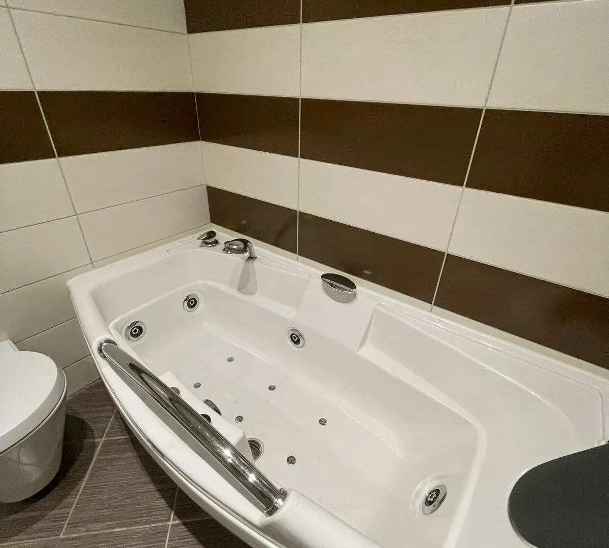 Prodaja, dvosoban stan, 100m², Centar, Podgorica