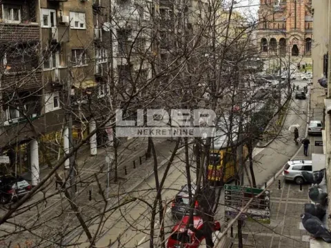 Prodaja, trosoban stan, 86m², Cvetni Trg, Vračar Sve Podlokacije - image 1