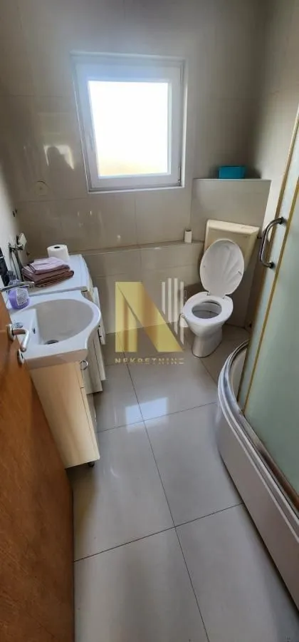 Izdavanje, trosoban stan, 60m², Petrovaradin, Novi Sad