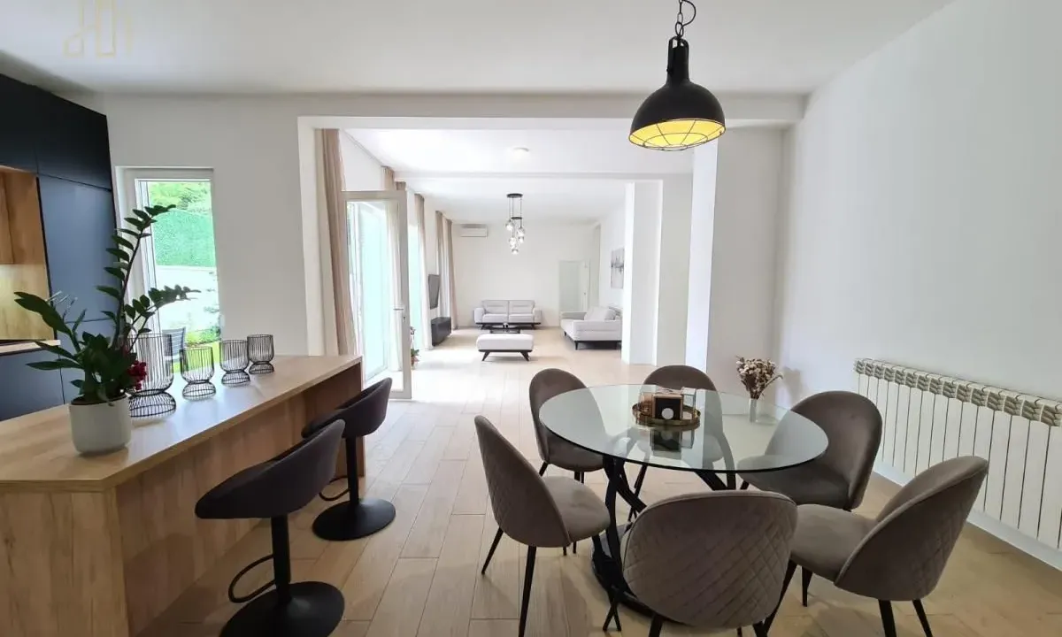 Sale, apartment, 220m², Savski Venac, Beograd