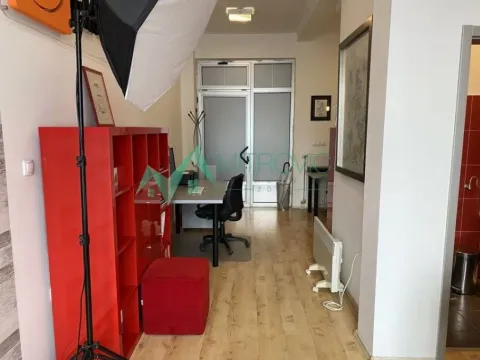 Izdavanje, poslovni prostor, 30m², Novi Sad Sve Podlokacije, Novi Sad - image 8