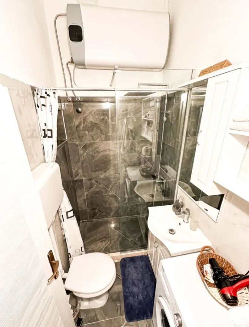 Prodaja, dvosoban stan, 60m², Škaljari, Kotor
