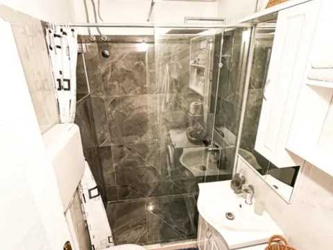 Sale, two bedroom apartment, 60m², Škaljari, Kotor - image 5