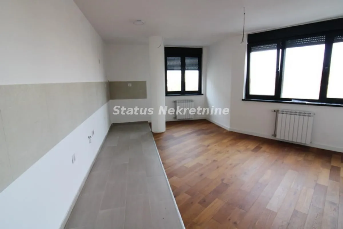 Prodaja, četvorosoban stan, 105m², Novi Sad, Srbija