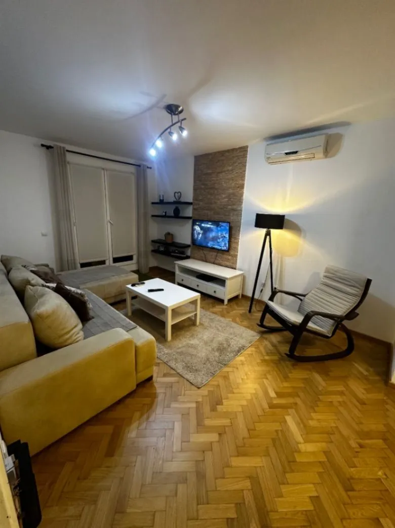 Stan-na-dan, jednosoban stan, 60m², Centar, Bar