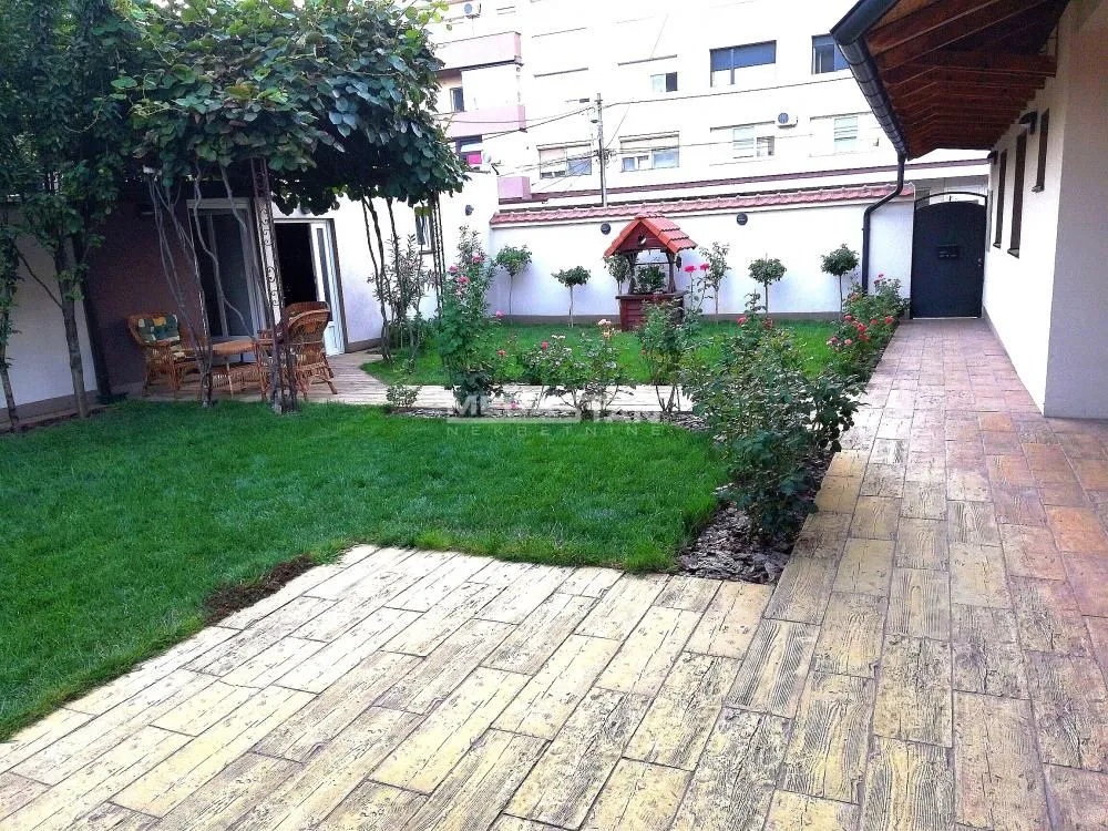Prodaja, kuća, 272m², Zemun Gornji Grad, Zemun Sve Podlokacije
