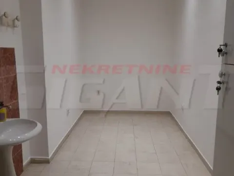 Izdavanje, poslovni prostor, 33m², Zemun Sve Podlokacije, Beograd - image 5