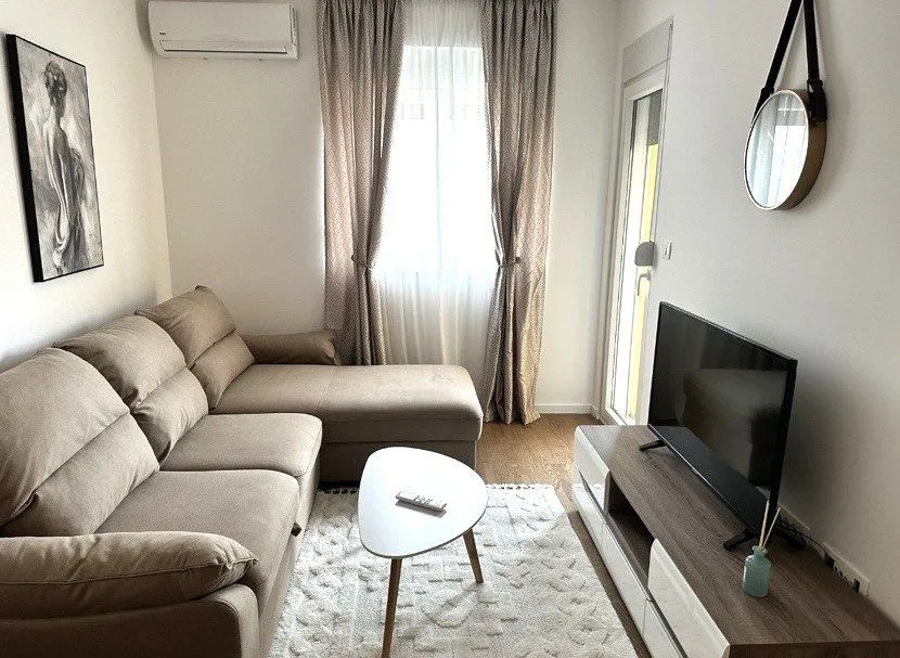 Izdavanje, jednosoban stan, 44m², Pobrežje, Podgorica