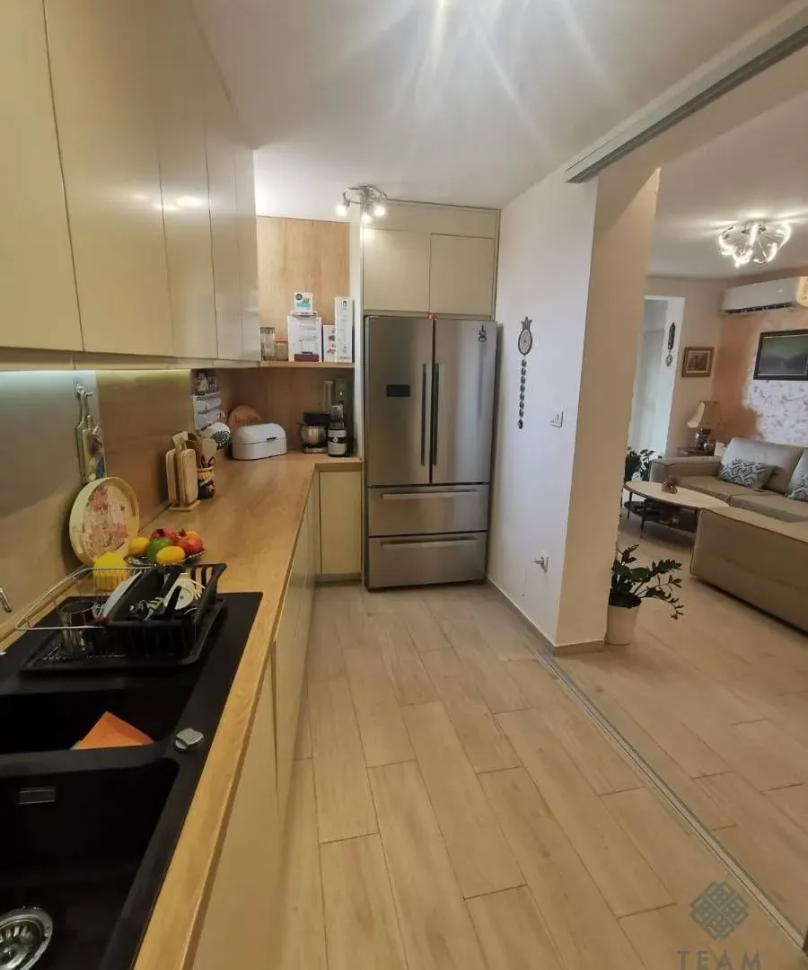 Prodaja, jednosoban stan, 61m², Dobrota, Kotor