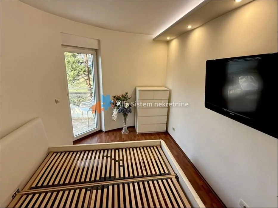 Rent, three bedroom apartment, 72m², Žarkovo, Beograd