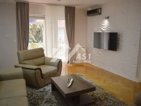 Izdavanje, četvorosoban stan, 130m², Grbavica, Novi Sad Sve Podlokacije - image 3