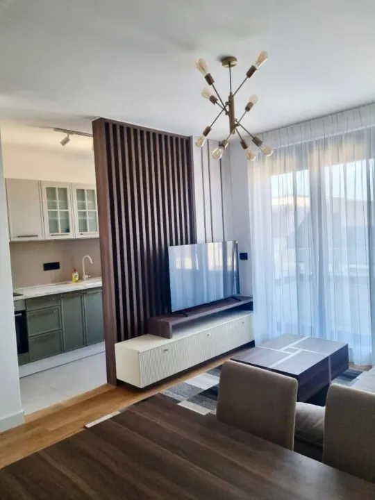 Izdavanje, trosoban stan, 70m², Banovo Brdo, Beograd