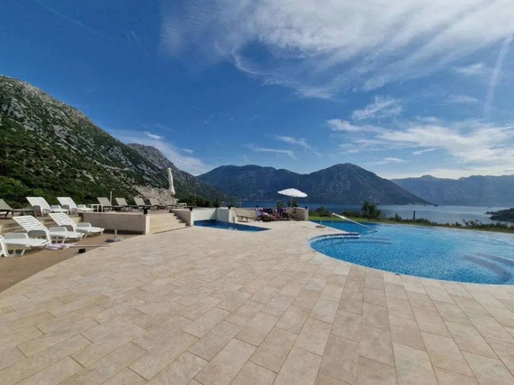 Sale, one bedroom apartment, 60m², Morinj, Kotor