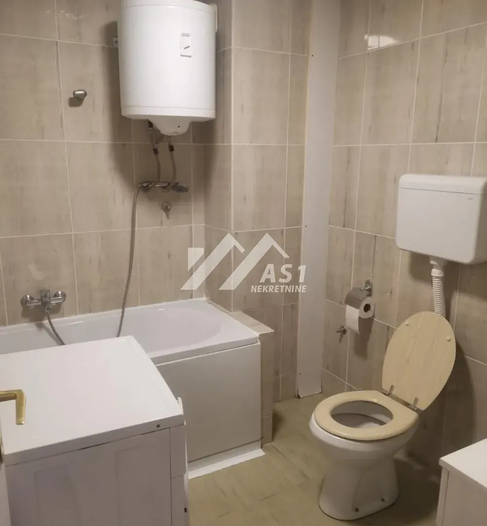Izdavanje, jednosoban stan, 44m², Grbavica, Novi Sad Sve Podlokacije