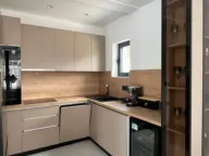 Izdavanje, kuća, 400m², Tivat, Crna Gora - image 4