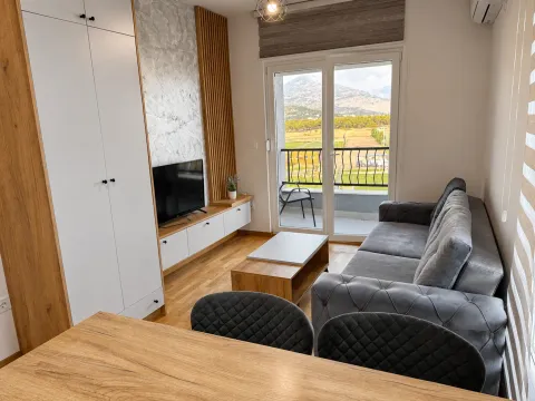 Izdavanje, garsonjera, 27m², Stari Aerodrom, Podgorica - image 2