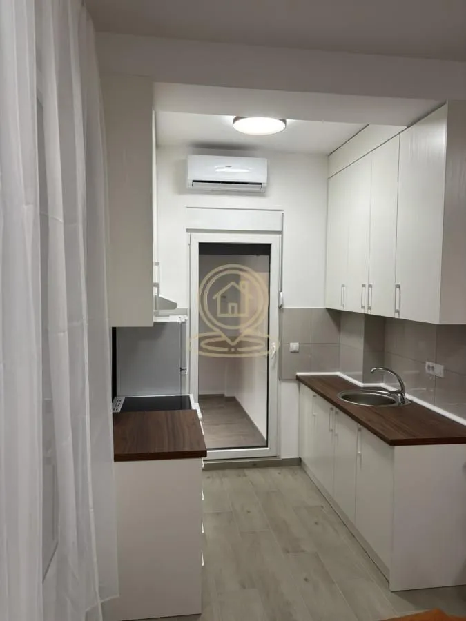 Izdavanje, jednosoban stan, 40m², Crveni Krst, Beograd