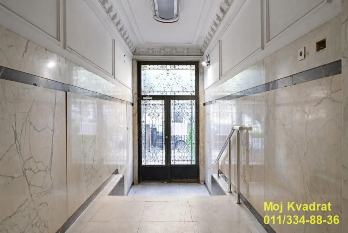 Prodaja, trosoban stan, 76m², Vračar Sve Podlokacije, Beograd