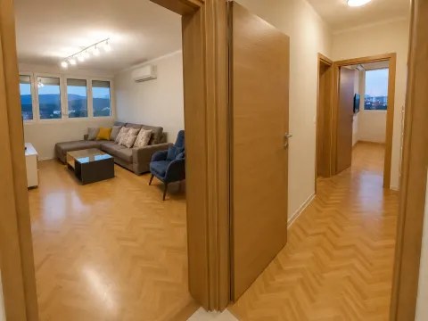 Rent, two bedroom apartment, 82m², Preko Morače, Podgorica - image 2