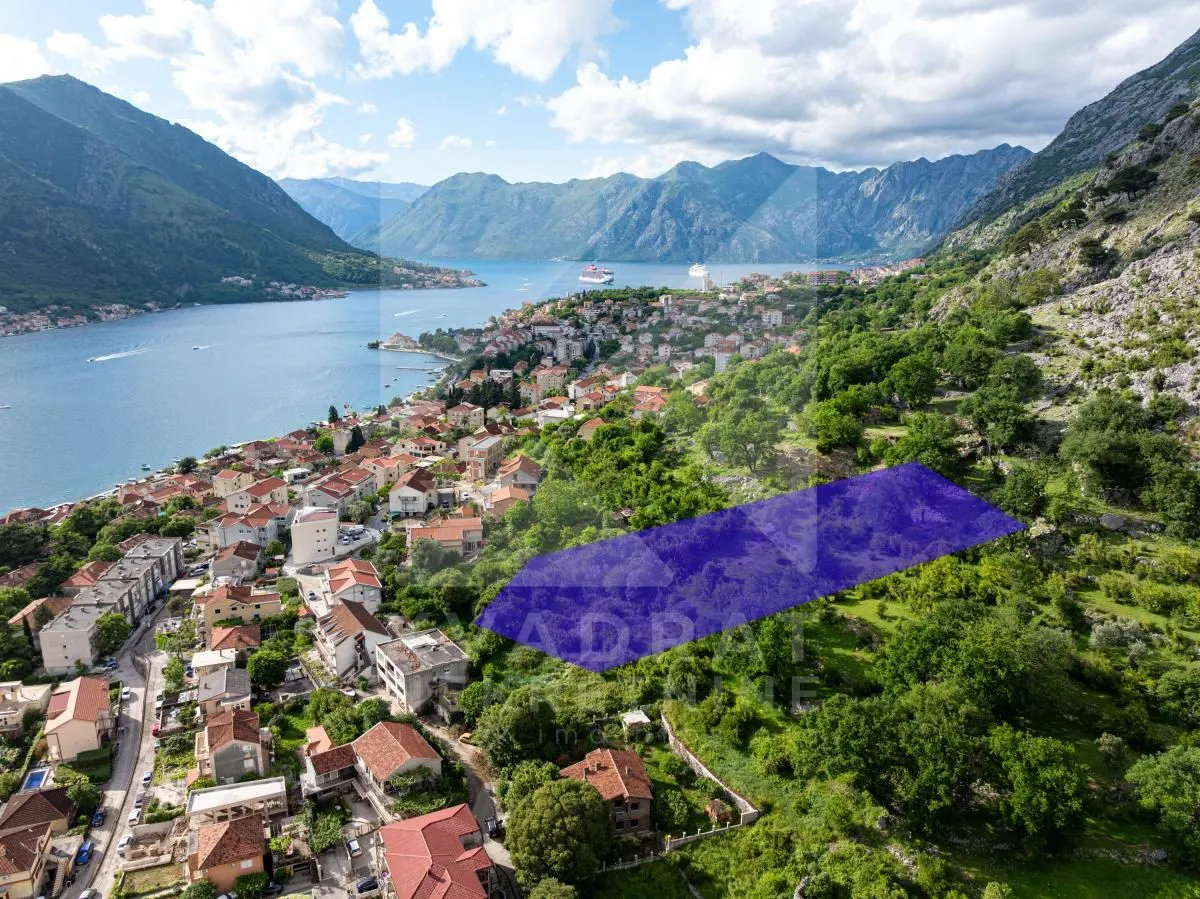Prodaja, plac, 1700m², Dobrota, Kotor