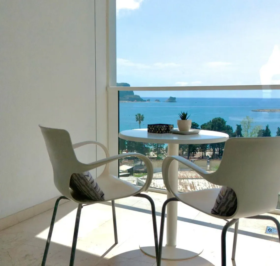 Rent, one bedroom apartment, 67m², Tre Canne, Budva