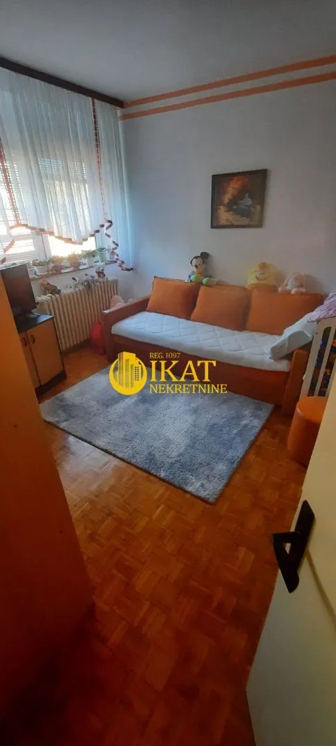 Prodaja, trosoban stan, 80m², Titel, Novi Sad